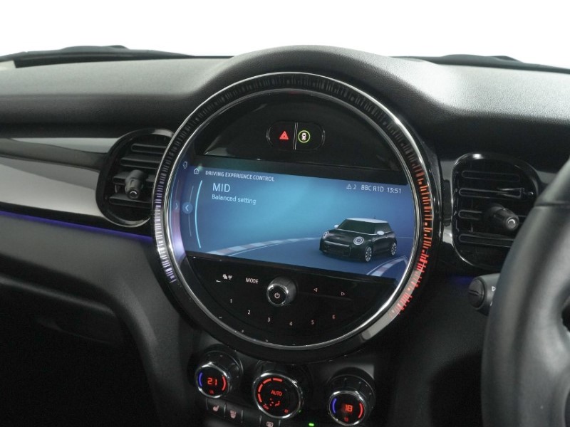 2023 (72) MINI HATCHBACK 1.5 Cooper Classic 3dr Auto 5954059