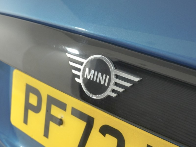 2023 (72) MINI HATCHBACK 1.5 Cooper Classic 3dr Auto 5954018