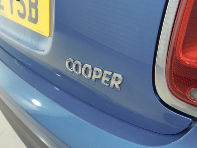 2023 (72) MINI HATCHBACK 1.5 Cooper Classic 3dr Auto 5954019