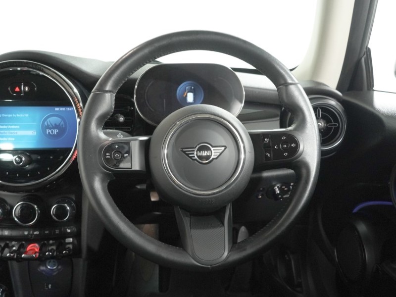 2023 (72) MINI HATCHBACK 1.5 Cooper Classic 3dr Auto 5954032