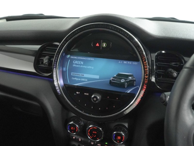 2023 (72) MINI HATCHBACK 1.5 Cooper Classic 3dr Auto 5954060