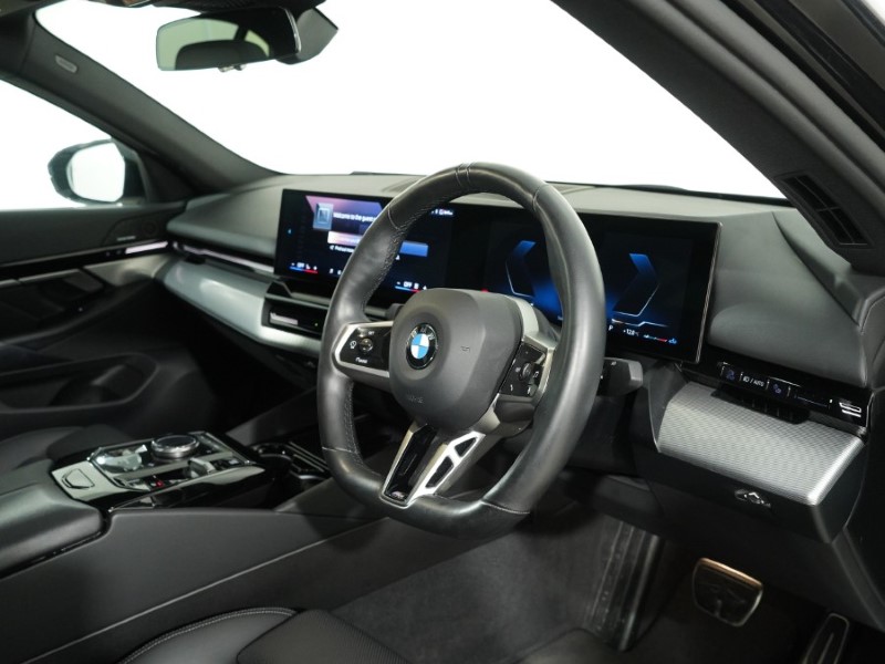 2024 (24) BMW 5 SERIES 520i M Sport 4dr Auto 5972948