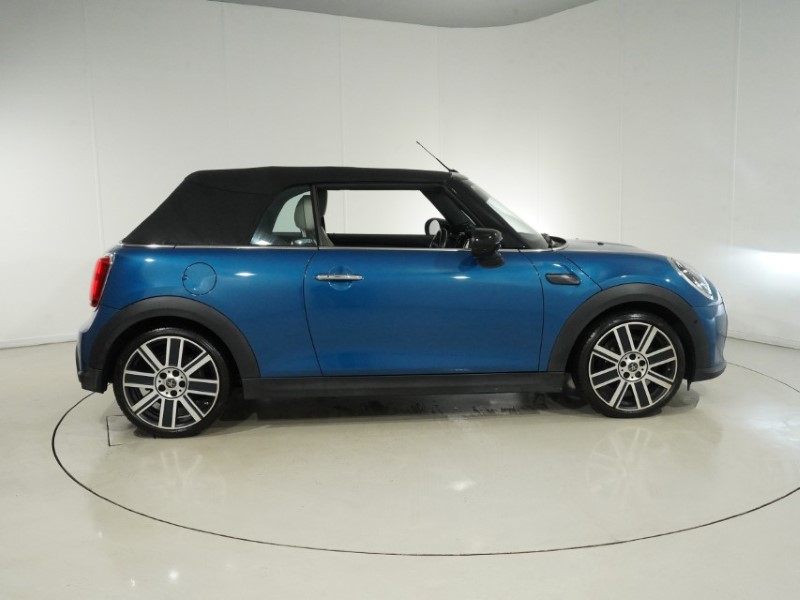 2022 (72) MINI CONVERTIBLE 1.5 Cooper Exclusive 2dr Auto 5958386