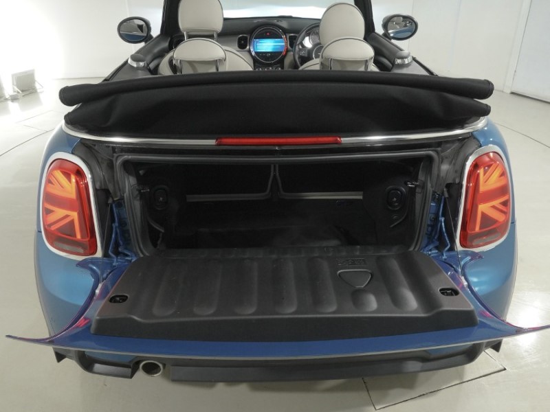 2022 (72) MINI CONVERTIBLE 1.5 Cooper Exclusive 2dr Auto 5958332