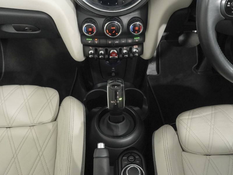 2022 (72) MINI CONVERTIBLE 1.5 Cooper Exclusive 2dr Auto 5958343