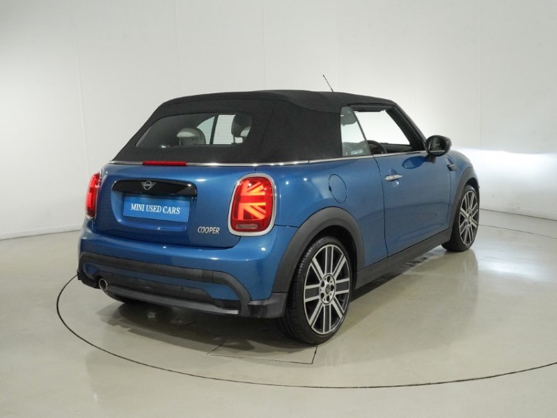 2022 (72) MINI CONVERTIBLE 1.5 Cooper Exclusive 2dr Auto 5958385