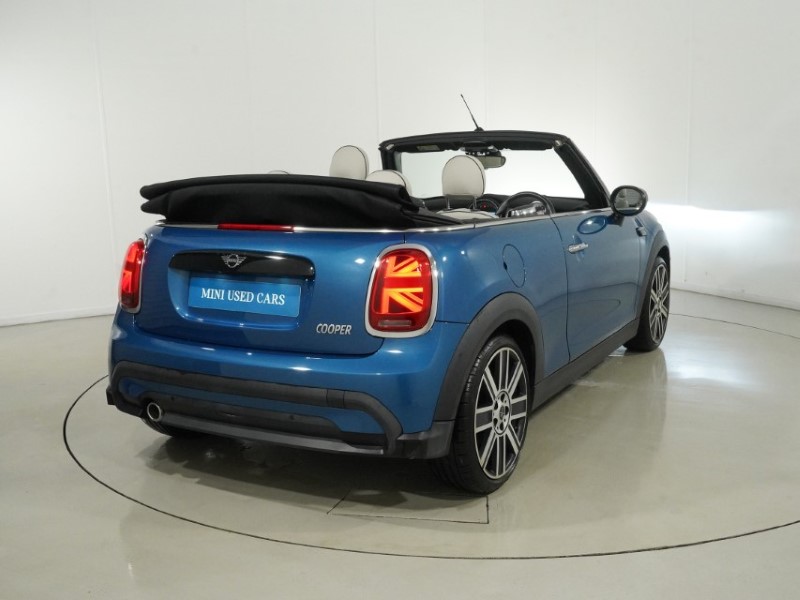 2022 (72) MINI CONVERTIBLE 1.5 Cooper Exclusive 2dr Auto 5958326
