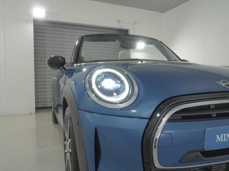 2022 (72) MINI CONVERTIBLE 1.5 Cooper Exclusive 2dr Auto 5958346
