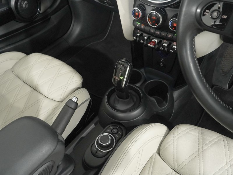 2022 (72) MINI CONVERTIBLE 1.5 Cooper Exclusive 2dr Auto 5958357