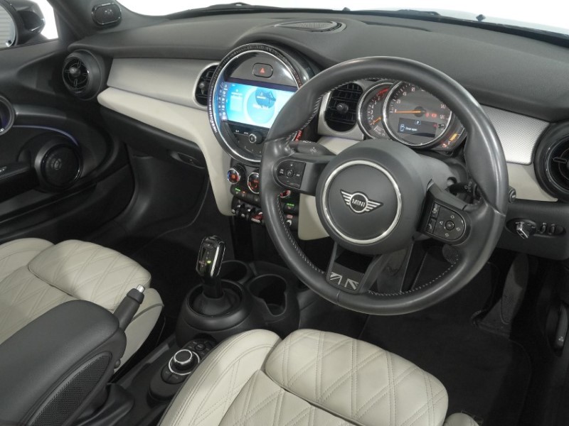 2022 (72) MINI CONVERTIBLE 1.5 Cooper Exclusive 2dr Auto 5958355