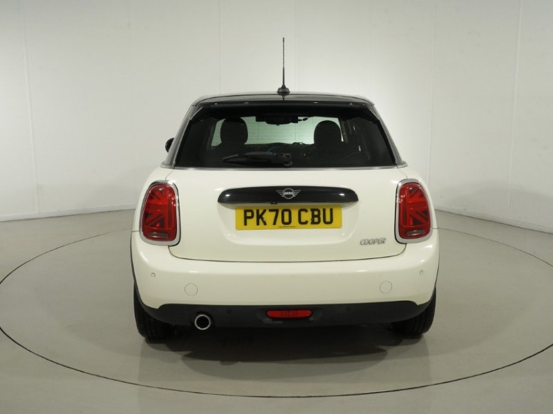 2020 (70) MINI HATCHBACK 1.5 Cooper Classic II 5dr Auto 5960840