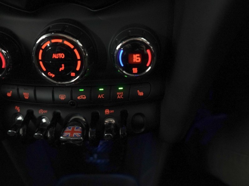 2020 (70) MINI HATCHBACK 1.5 Cooper Classic II 5dr Auto 5960884