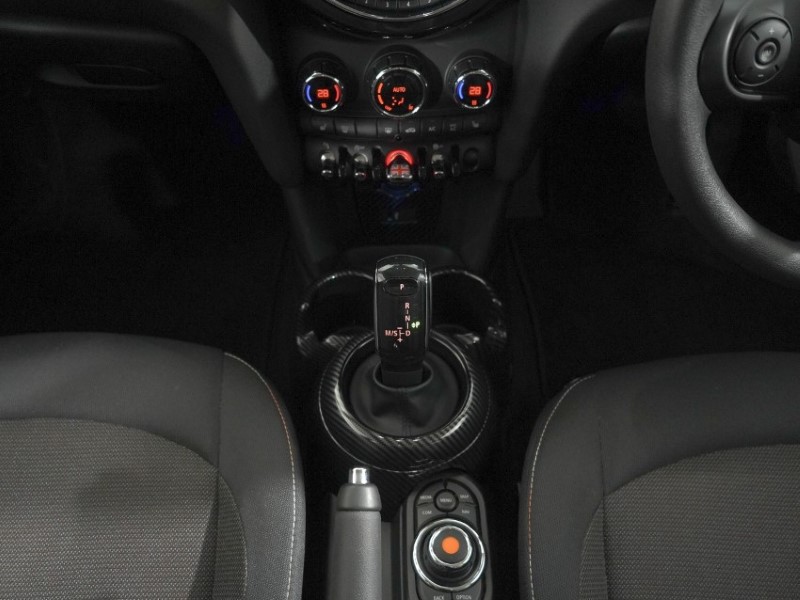 2020 (70) MINI HATCHBACK 1.5 Cooper Classic II 5dr Auto 5960858