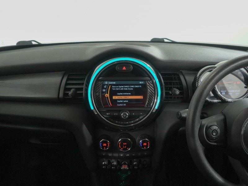 2020 (70) MINI HATCHBACK 1.5 Cooper Classic II 5dr Auto 5960857