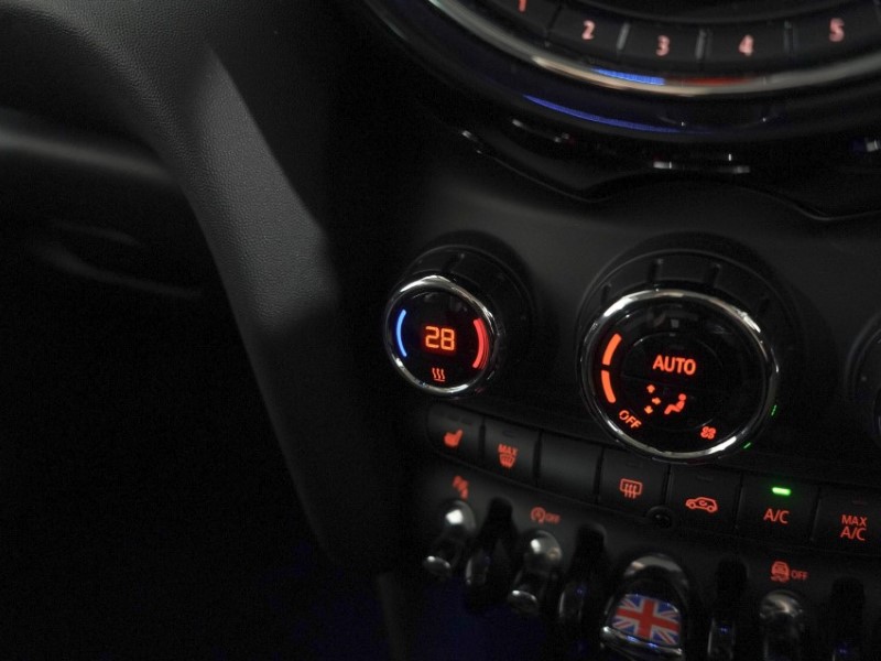 2020 (70) MINI HATCHBACK 1.5 Cooper Classic II 5dr Auto 5960886