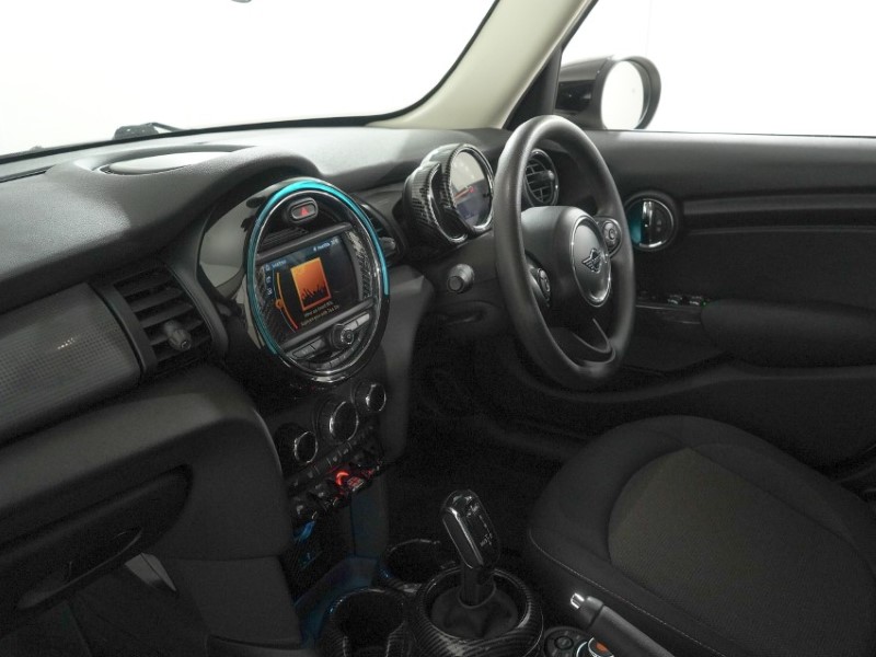 2020 (70) MINI HATCHBACK 1.5 Cooper Classic II 5dr Auto 5960849