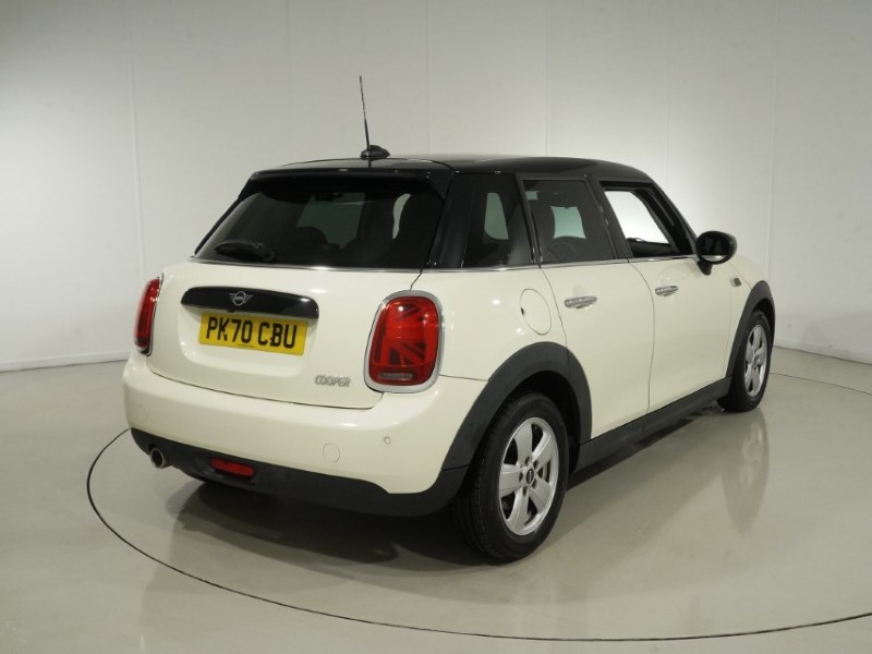 2020 (70) MINI HATCHBACK 1.5 Cooper Classic II 5dr Auto 5960841
