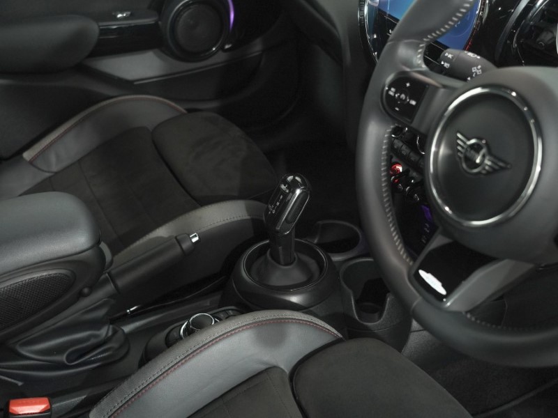 2023 (23) MINI HATCHBACK 1.5 Cooper Sport Premium 5dr Auto 5992999