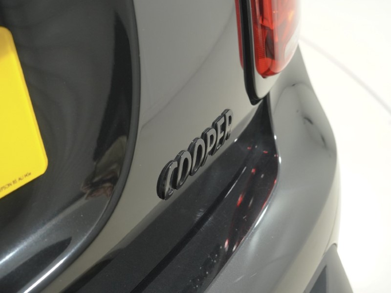 2023 (23) MINI HATCHBACK 1.5 Cooper Sport Premium 5dr Auto 5992986
