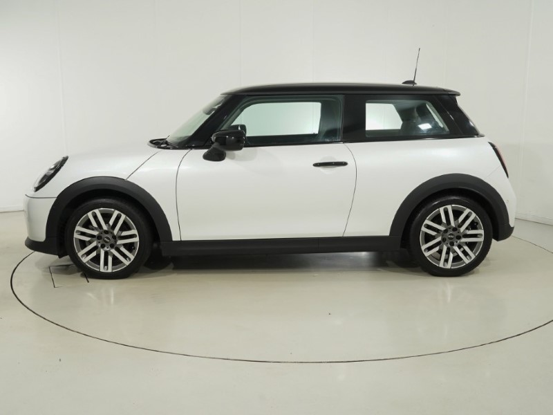 2024 (74) MINI COOPER 1.5 C Classic 3dr Auto 5989018