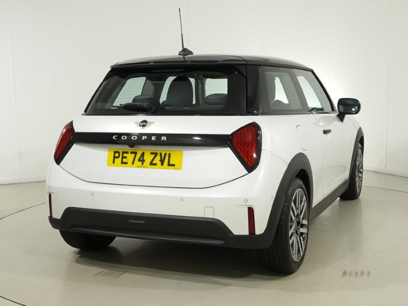 2024 (74) MINI COOPER 1.5 C Classic 3dr Auto 5989021