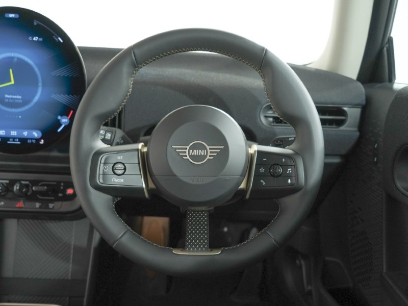 2024 (74) MINI COOPER 1.5 C Classic 3dr Auto 5988983