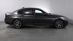 2023 (72) BMW 5 SERIES 530e M Sport 4dr Auto [Pro Pack] 2124016