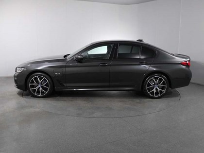 2023 (72) BMW 5 SERIES 530e M Sport 4dr Auto [Pro Pack]