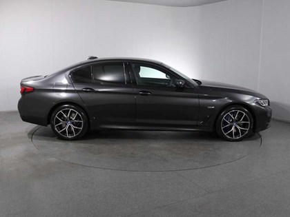 2023 (72) BMW 5 SERIES 530e M Sport 4dr Auto [Pro Pack]