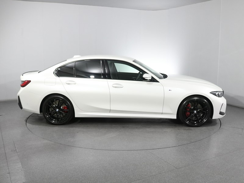 2024 (73) BMW 3 SERIES 320i M Sport 4dr Step Auto 3196580