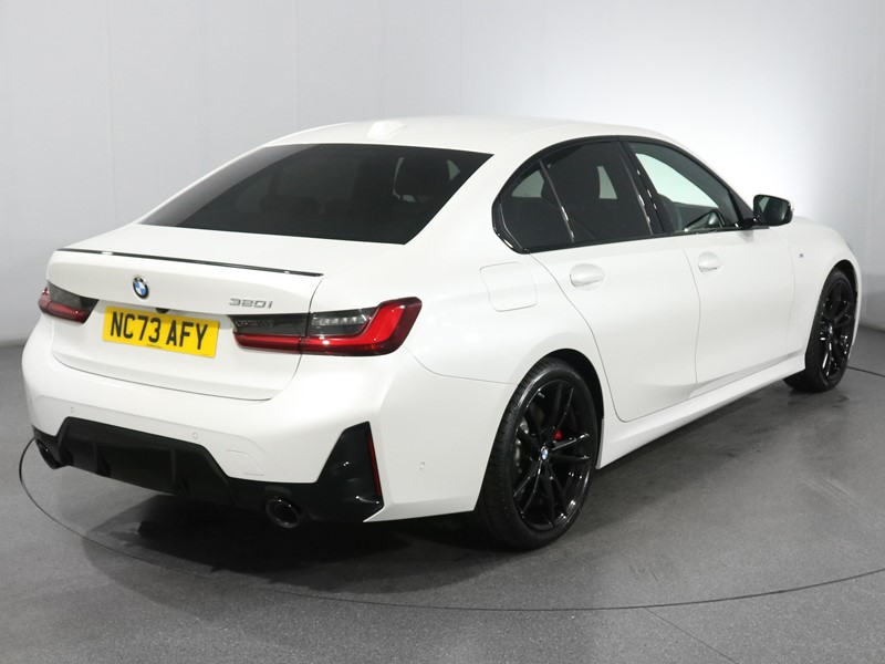 2024 (73) BMW 3 SERIES 320i M Sport 4dr Step Auto 3196629