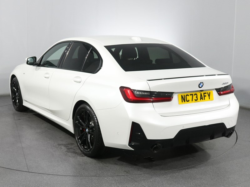 2024 (73) BMW 3 SERIES 320i M Sport 4dr Step Auto 3196579