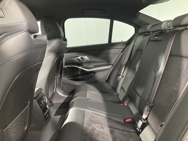 2024 (73) BMW 3 SERIES 320i M Sport 4dr Step Auto 3196616