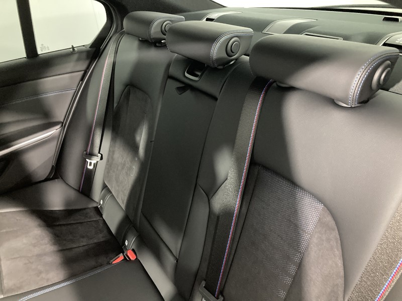 2024 (73) BMW 3 SERIES 320i M Sport 4dr Step Auto 3196589