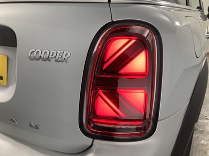2020 (70) MINI COUNTRYMAN 1.5 Cooper Exclusive 5dr Auto