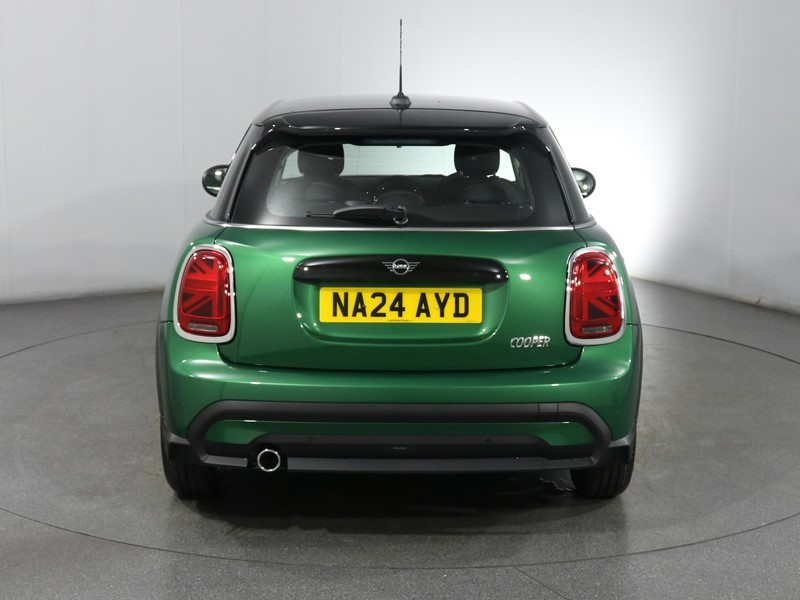 2024 (24) MINI HATCHBACK 1.5 Cooper Classic Premium 5dr Auto 3394882