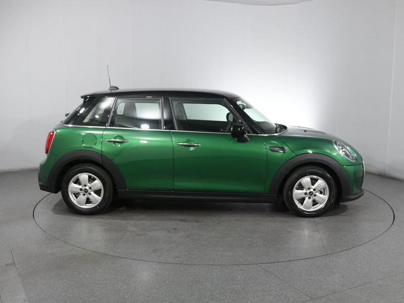 2024 (24) MINI HATCHBACK 1.5 Cooper Classic Premium 5dr Auto 3394870