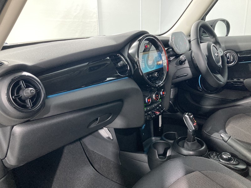 2024 (24) MINI HATCHBACK 1.5 Cooper Classic Premium 5dr Auto 3394874