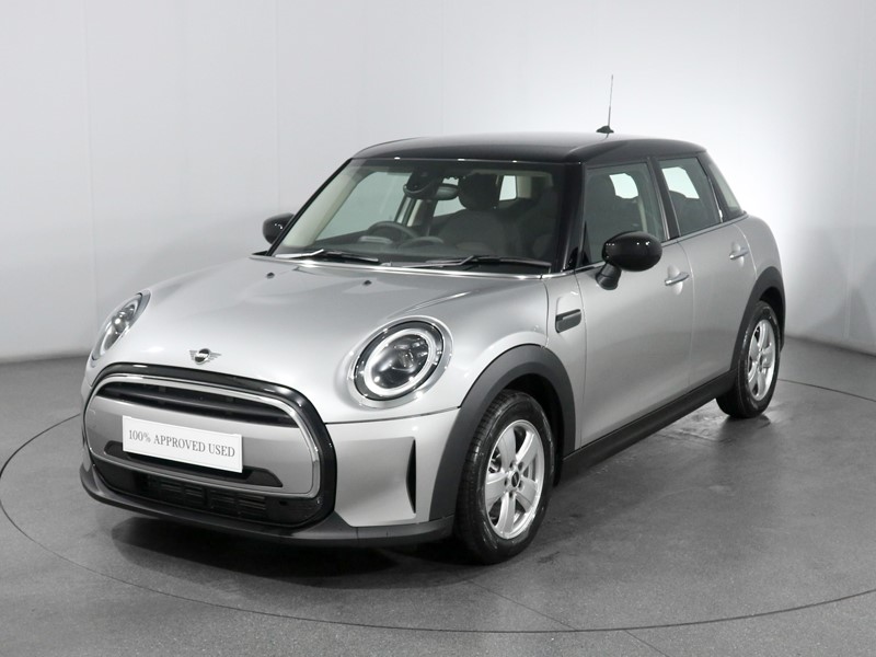 2024 (24) MINI HATCHBACK 1.5 Cooper Classic Premium 5dr Auto 3291685