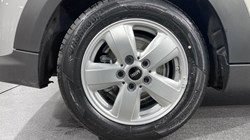 2024 (24) MINI HATCHBACK 1.5 Cooper Classic Premium 5dr Auto 3291679