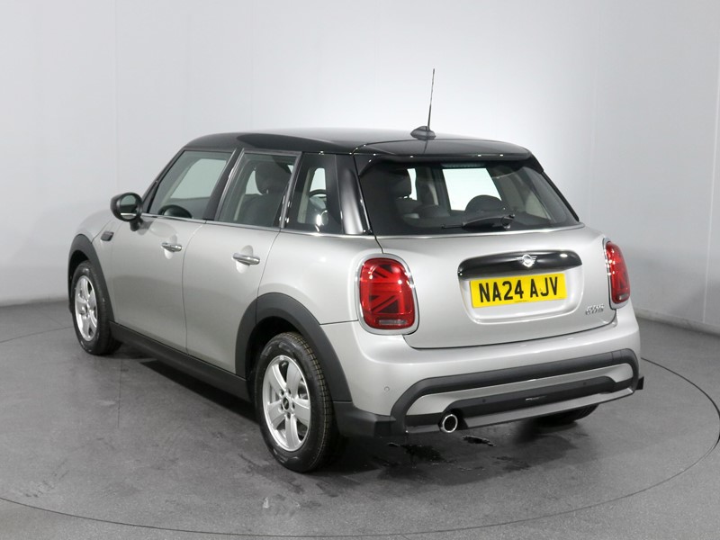 2024 (24) MINI HATCHBACK 1.5 Cooper Classic Premium 5dr Auto 3291676