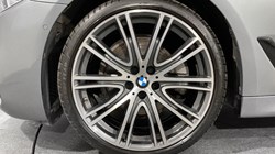 2019 (19) BMW 5 SERIES 520d xDrive M Sport 4dr Auto 3050320