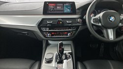 2019 (19) BMW 5 SERIES 520d xDrive M Sport 4dr Auto 3050310