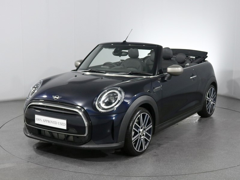 2024 (24) MINI CONVERTIBLE 1.5 Cooper Exclusive Premium 2dr Auto 3291327