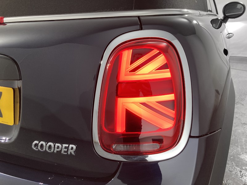 2024 (24) MINI CONVERTIBLE 1.5 Cooper Exclusive Premium 2dr Auto 3291325