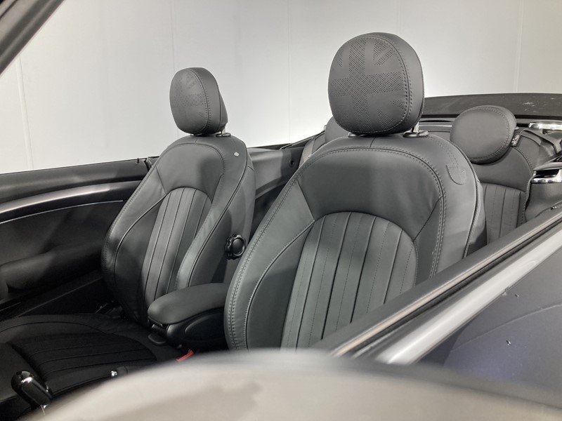 2024 (24) MINI CONVERTIBLE 1.5 Cooper Exclusive Premium 2dr Auto 3291318