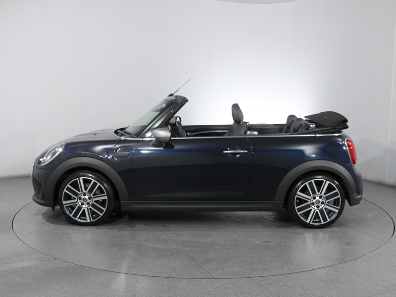 2024 (24) MINI CONVERTIBLE 1.5 Cooper Exclusive Premium 2dr Auto 3291328