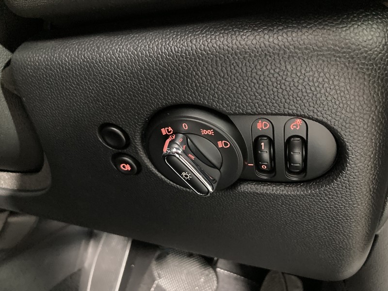 2024 (24) MINI CONVERTIBLE 1.5 Cooper Exclusive Premium 2dr Auto 3291298