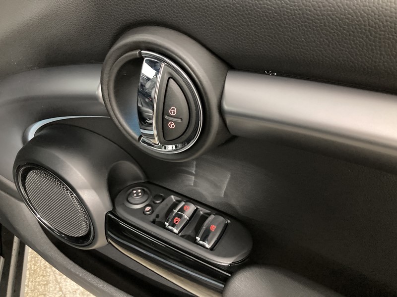 2024 (24) MINI CONVERTIBLE 1.5 Cooper Exclusive Premium 2dr Auto 3291297