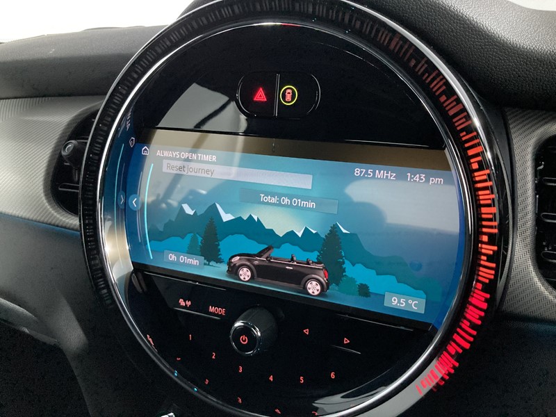 2024 (24) MINI CONVERTIBLE 1.5 Cooper Exclusive Premium 2dr Auto 3291305